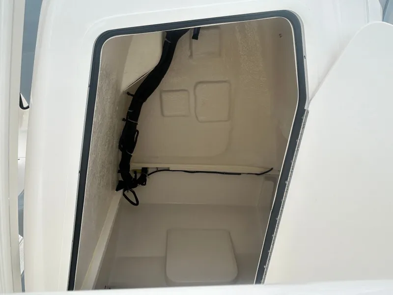 Slide: The Image of Bayliner Trophy 22CC 2026 - 13