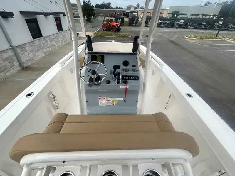 Slide: The Image of Bayliner Trophy 22CC 2026 - 20