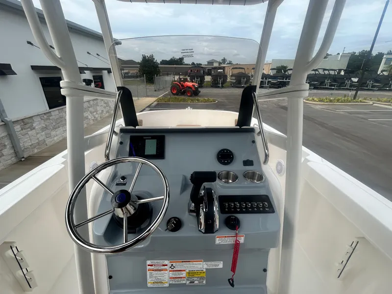 Slide: The Image of Bayliner Trophy T22CC 2026 - 16