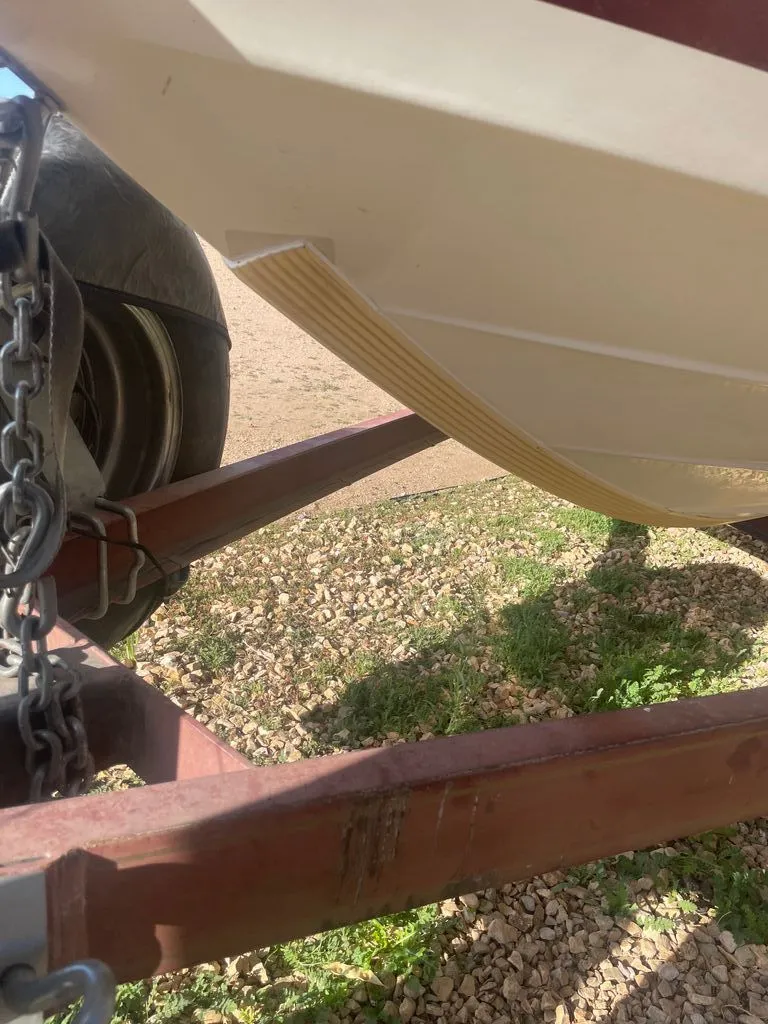 Slide: The Image of Sea Ray 190 Bow Rider 1998 - 9