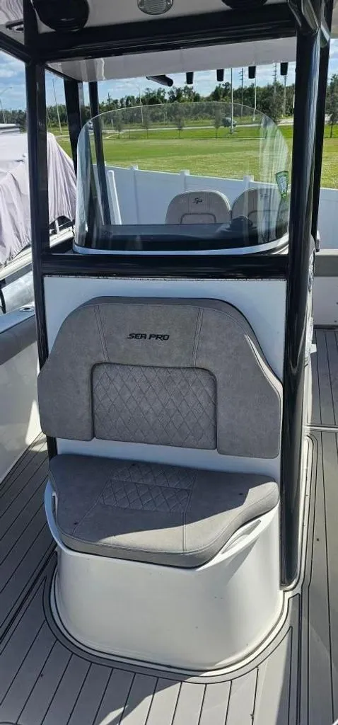 Slide: The Image of Sea Pro 235 DLX 2022 - 3