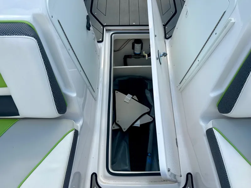 Slide: The Image of Yamaha 212XE 2022 - 16