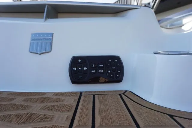 Slide: The Image of MasterCraft X24 2023 - 10