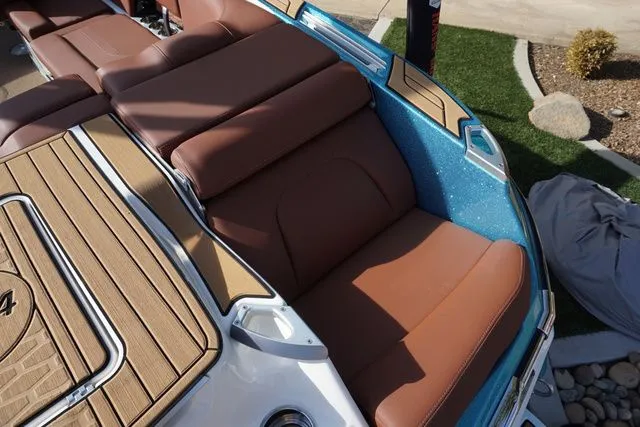 Slide: The Image of MasterCraft X24 2023 - 14