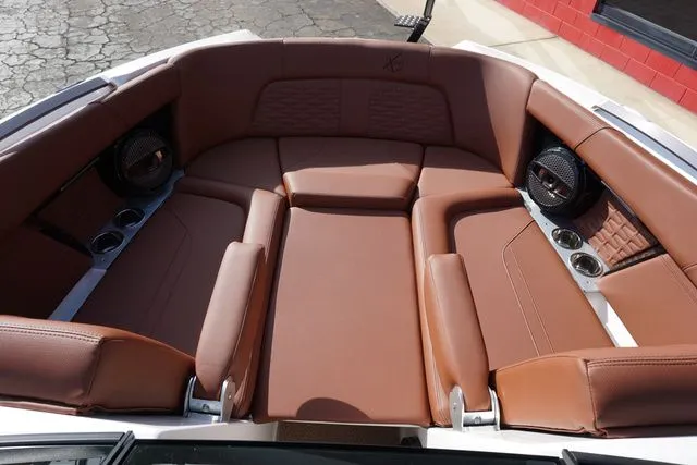 Slide: The Image of MasterCraft X24 2023 - 17