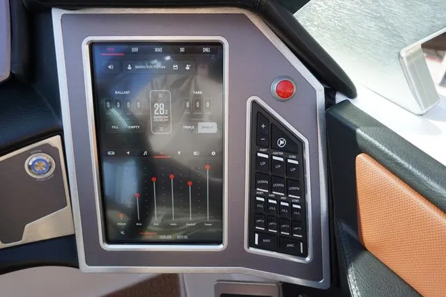 Slide: The Image of MasterCraft X24 2023 - 20