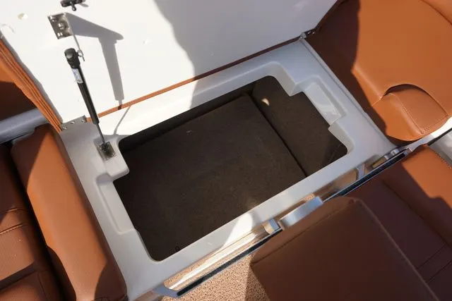 Slide: The Image of MasterCraft X24 2023 - 28