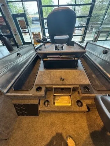 Slide: The Image of Tracker Pro Team 195 TXW 2026 - 13