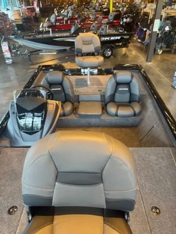 Slide: The Image of Tracker Pro Team 195 TXW 2026 - 27