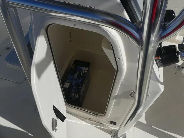 Slide: The Image of Bulls Bay 230 Center Console 2026 - 15