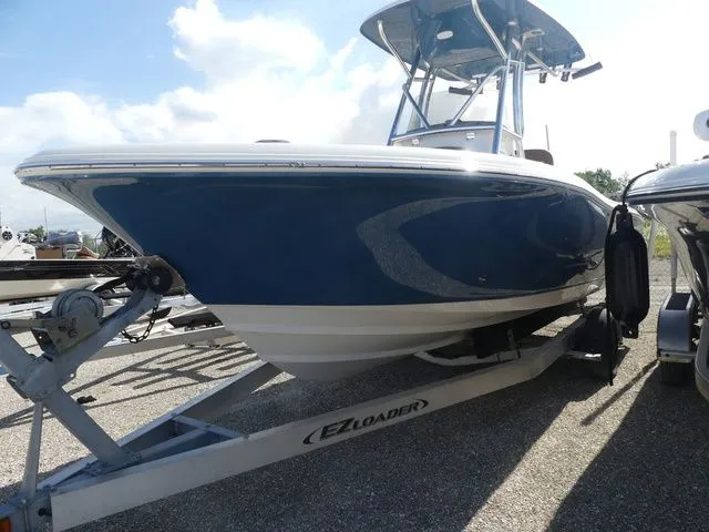 The Image of Pioneer 222 Islander 2026 - 1