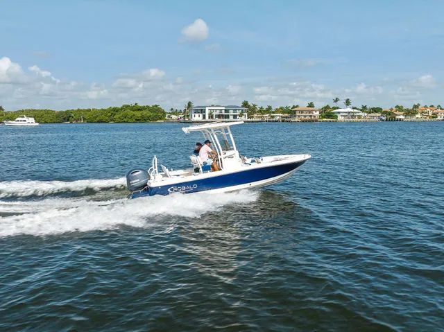 Slide: The Image of Robalo 226 Cayman 2023 - 14