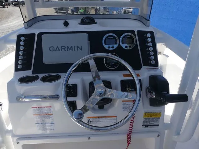 Slide: The Image of Robalo 226 Cayman 2023 - 20