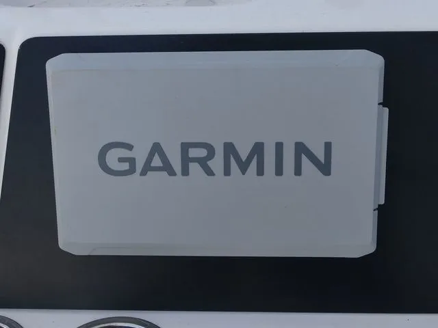 Slide: The Image of Robalo 226 Cayman 2023 - 21
