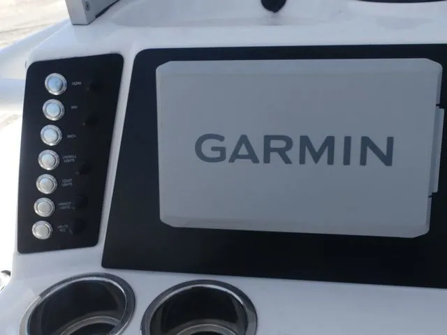 Slide: The Image of Robalo 226 Cayman 2023 - 23