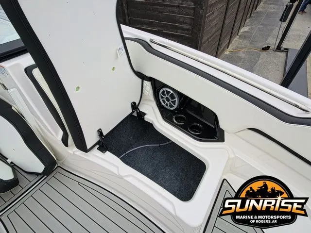 Slide: The Image of Yamaha 252SE 2026 - 10