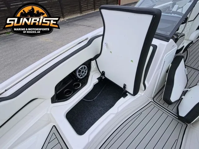 Slide: The Image of Yamaha 252SE 2026 - 11