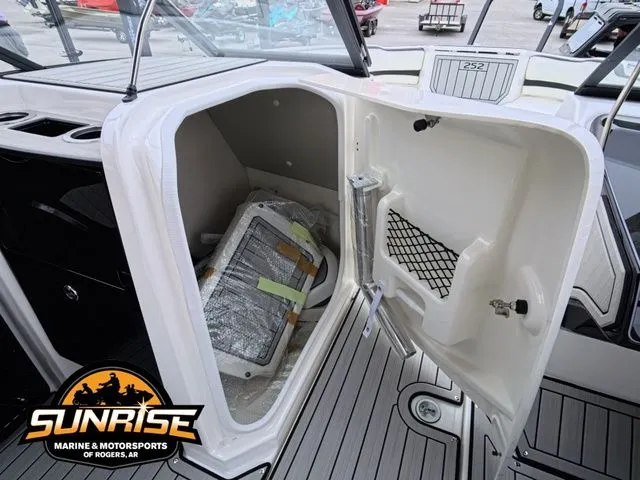 Slide: The Image of Yamaha 252SE 2026 - 12