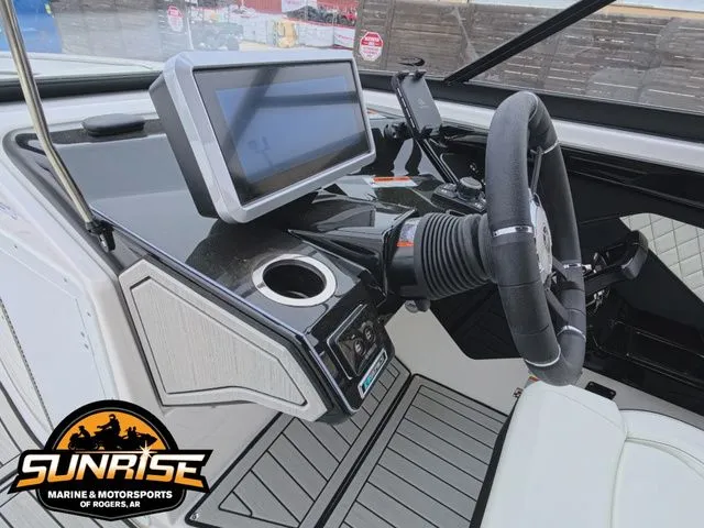 Slide: The Image of Yamaha 252SE 2026 - 16