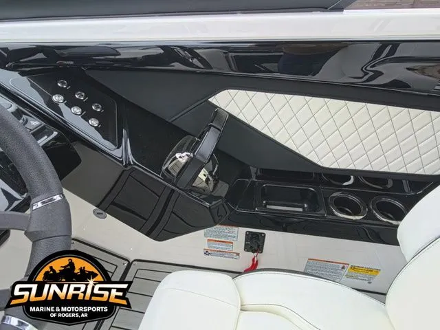 Slide: The Image of Yamaha 252SE 2026 - 18