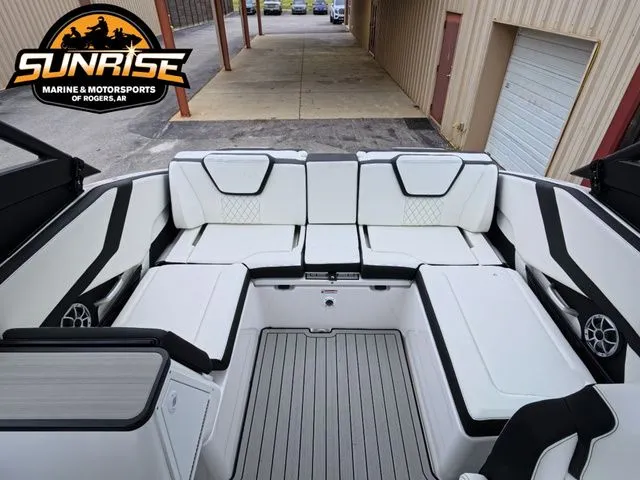 Slide: The Image of Yamaha 252SE 2026 - 21