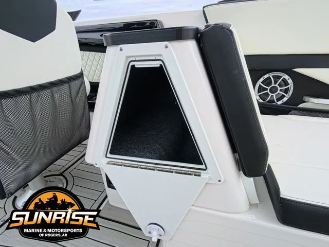 Slide: The Image of Yamaha 252SE 2026 - 22