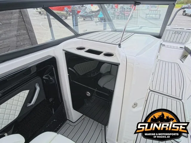 Slide: The Image of Yamaha 252SE 2026 - 25