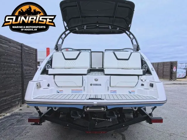 Slide: The Image of Yamaha 252SE 2026 - 6