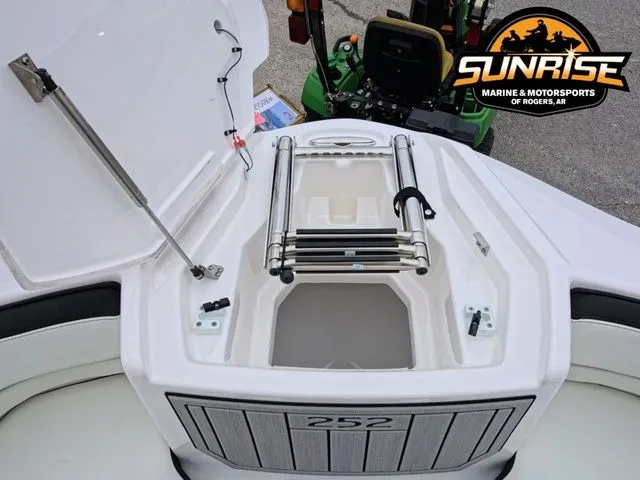 Slide: The Image of Yamaha 252SE 2026 - 7