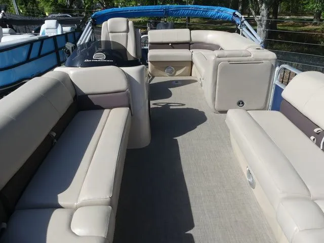 Slide: The Image of Sun Tracker Party Barge 20 DLX 2019 - 13