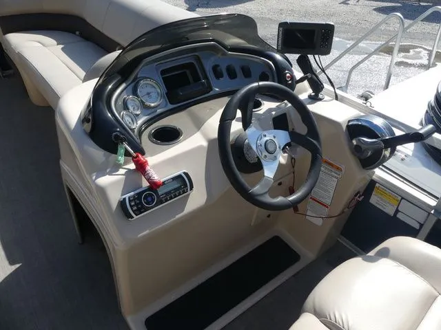 Slide: The Image of Sun Tracker Party Barge 20 DLX 2019 - 6