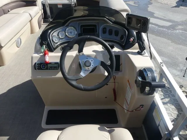 Slide: The Image of Sun Tracker Party Barge 20 DLX 2019 - 7