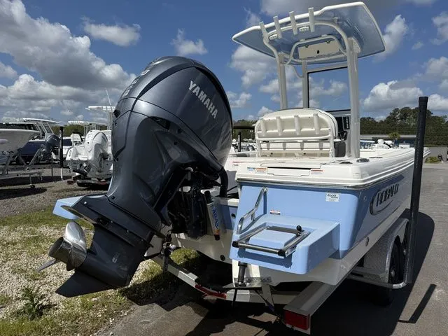 Slide: The Image of Robalo 246 Cayman 2023 - 5