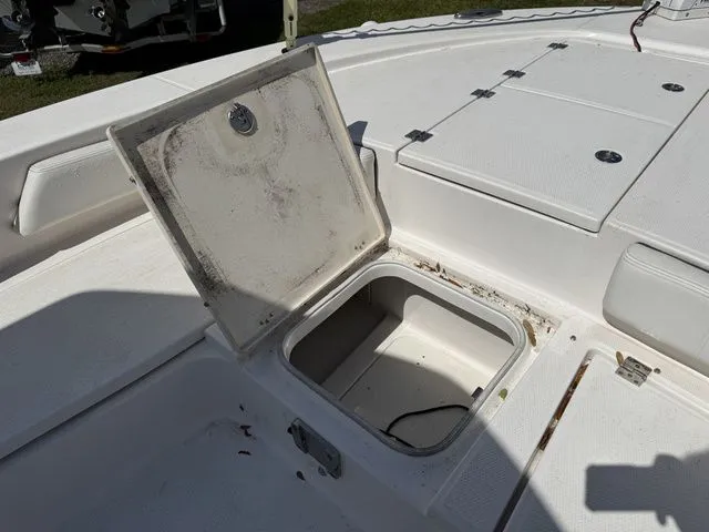 Slide: The Image of Robalo 246 Cayman 2023 - 8