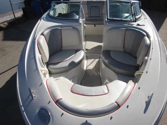 Slide: The Image of Sea Ray 195 Sport 2009 - 10