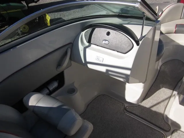 Slide: The Image of Sea Ray 195 Sport 2009 - 14