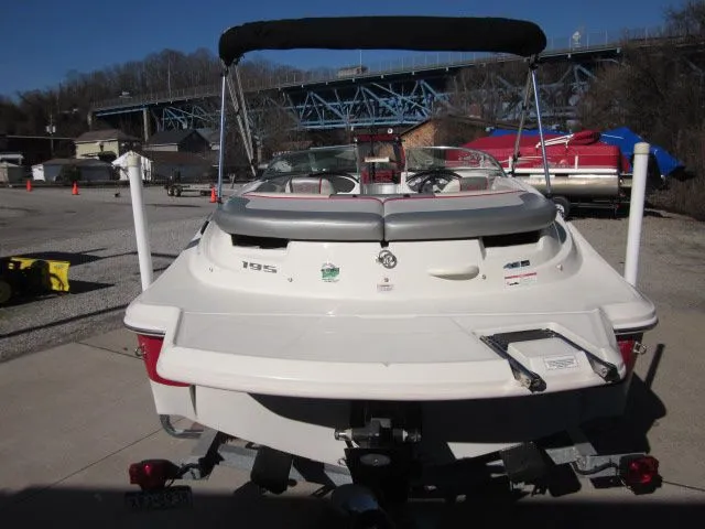 Slide: The Image of Sea Ray 195 Sport 2009 - 18