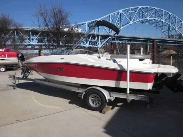 Slide: The Image of Sea Ray 195 Sport 2009 - 3