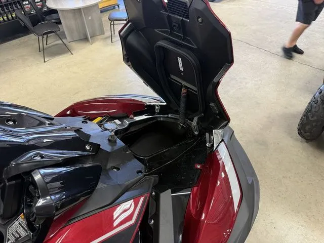 Slide: The Image of Kawasaki Ultra 310 LX 2026 - 13