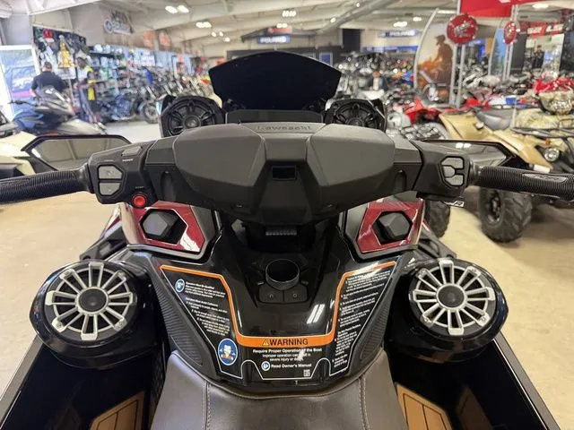 Slide: The Image of Kawasaki Ultra 310 LX 2026 - 18