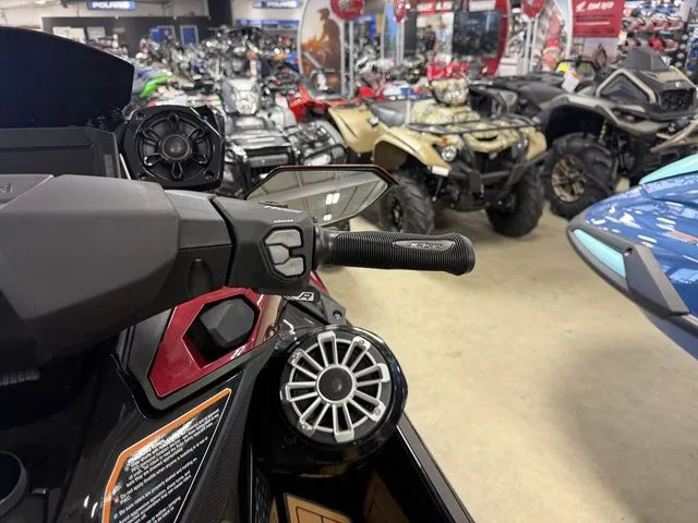 Slide: The Image of Kawasaki Ultra 310 LX 2026 - 21