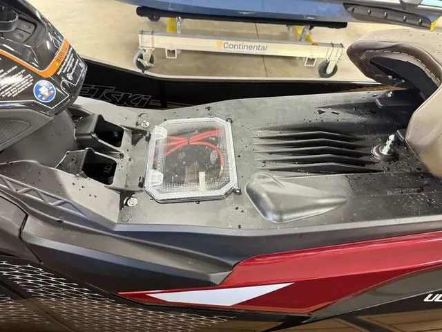 Slide: The Image of Kawasaki Ultra 310 LX 2026 - 23