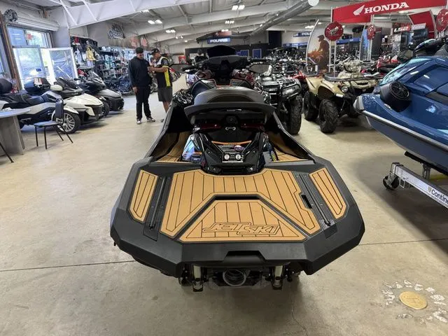 Slide: The Image of Kawasaki Ultra 310 LX 2026 - 7