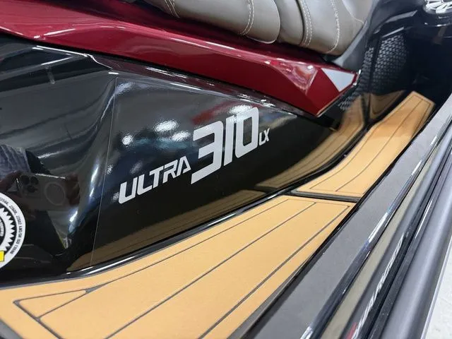 Slide: The Image of Kawasaki Ultra 310 LX 2026 - 9