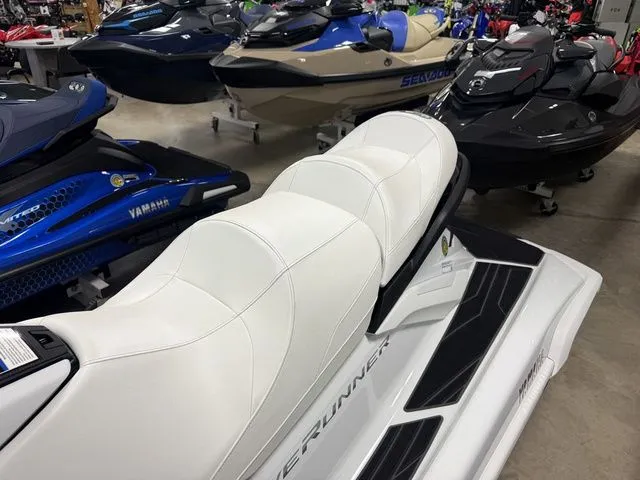 Slide: The Image of Yamaha FX Cruiser SVHO 2026 - 10