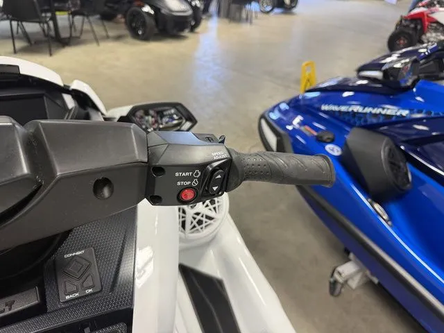 Slide: The Image of Yamaha FX Cruiser SVHO 2026 - 15