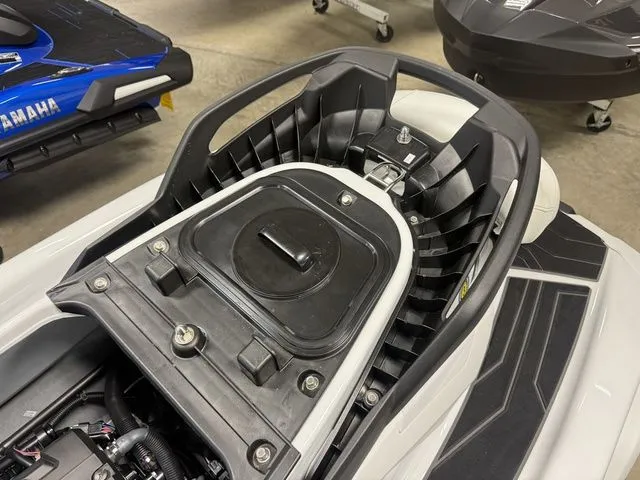 Slide: The Image of Yamaha FX Cruiser SVHO 2026 - 17