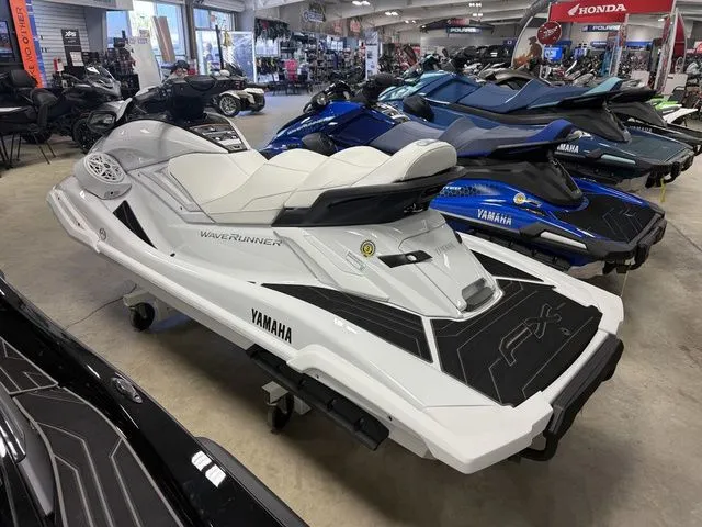 Slide: The Image of Yamaha FX Cruiser SVHO 2026 - 5