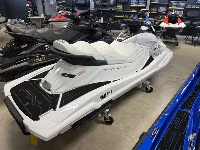 Slide: The Image of Yamaha FX Cruiser SVHO 2026 - 6