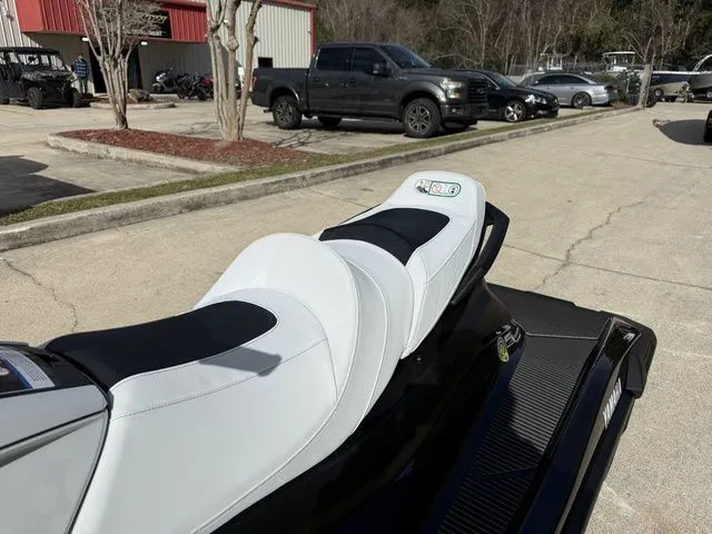 Slide: The Image of Yamaha VX Cruiser HO 2026 - 14